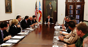 Gobernador, Alejandro García Padilla se reúne con el componente de seguridad estatal y federal. (Foto/Suministrada)