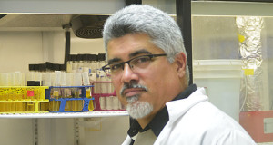 Doctor Luis Ríos Hernández, catedrático asociado del Departamento de Biología del Recinto Universitario de Mayagüez (RUM). (Foto/Suministrada)