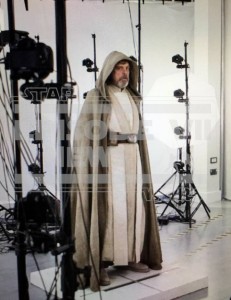 Primera foto del actor Mark Hamill como "Master Skywalker". (Foto/Lucasfilm- Walt Disney Pictures)