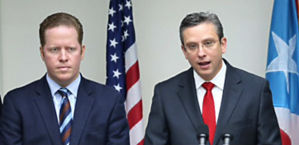 El exsecretario de Estado, David Bernier junto al gobernador, Alejandro García Padilla. (Foto/Suministrada)