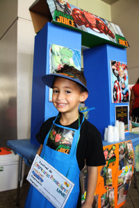 El niño empresario, Sebastián, participa del Festival Empresarios Escolares del Centro Educativo Preescolar de la UNE. (Fotos por Janery Astacio Marrero)