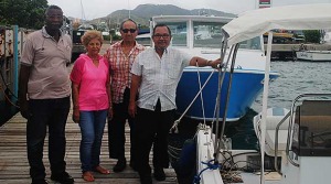 Fundador Pascual Abad, presidente de la Asociación de Pescadores de Playa Punta Figueras Inc., y parte de los pescadores de la asociación. (Foto/Suministrada)