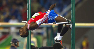 Luis Joel Castro se convierte en el primer puertorriqueño en pasar a la final de salto a lo alto en Juegos Olímpicos. (Foto/Suministrada)