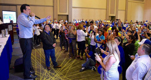Ricardo Rosselló se dirige a los presentes durante la convención del PNP en Fajardo. (Foto/Suministrada)