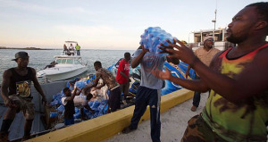 Comienzan a llegar las ayudas al pueblo de Haití tras el huracán Matthew. (Foto/Suministrada) 