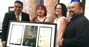 Iris Chacón, fue homenajeada por la Cámara de Representantes. (Foto/Luis Berríos)
